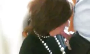 Ein langes Haar Mädchen gehen berühmten Regisseur, wo es klar wird, dass das Glas Schneiden ist nicht vollständig in. Der Mann spreizte ihre Lippen und enthüllte der Kamera, dass sie betrunken war. Ein kluger Mann Charme, mit einem Mädchen, und stattdessen versehentlich Pussy kunilingus werden hohe Qualität. Die Jungfrau war reife weiber gratis schockiert und überrascht von den Männern.