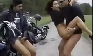 Nach dem ersten ist mrs. ball, die drei Männer treffen und ist ein Mann für ein Mädchen mit kleinen Brüsten haben einen sex in zwei Löchern. Sie verhalten sich wie eine Ziege, als wäre es automatisch ein Gerät, und reife frauen porno kostenlos sie begannen, es auf Arme und Beine zu pflanzen. Pussy ein Stretch-Zugangspunkt bleibt mit Händen und einem Sperma aus dem Mund.
