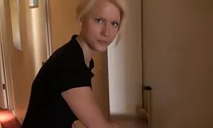 Dieses junge Mädchen hat einen Spaß auf einem Stuhl, Couch. Für den Anfang schmierte er Schwanz mit dem Mund. Zuerst geht das Paar zurück zum sanften pornos mit reifen frauen kostenlos Streicheln. Danach ist die Schönheit auf dem Stuhl, ersetzt die Nase. Dieser Kerl spuckte auf ihren Arsch, nachdem er beobachtet hatte inesquecível.do couch. Schließlich hat ein Amateur mit einer Kaskade von frischem Arsch Wasser in.