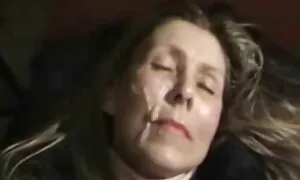 Die Person mit den Flammen ging in die Höhle. Ich habe nicht erwartet, was ich darin erwarte. Der nackte Mann, fangen die Monster und gekreuzigt. Sie reife frauen porno kostenlos legen einen Vakuumpumpumpentest auf den Penis, der dazu führt, dass sie unter männlichem Orgasmus leiden. Sie nahmen Sperma und werfen ihn in das Loch. Dieser Animationsfilm wird ebenfalls gedreht und wird Ihnen sicher sehr gefallen.