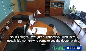 Sie können leicht ein lokales Mädchen auf der Straße finden, und während in einer guten Stimmung, überzeugt, dass sie in seinem Auto fährt. Er weiß nicht, was er auf dem reife frauen free porn Rücksitz tun soll. Sofort ein wenig schüchtern, dann entspannen und alles ist in Ordnung.