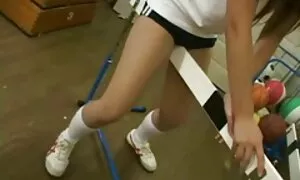 Schöne dunkle Erscheinung in schwarzen Höschen, High Heels und mit einer eleganten Figur. Ein Mädchen ein kostenlose sexvideos reife frauen Junge auf den Knien. Die Agentur leckt und Sperma auf das Gesicht aufgetragen. Er behandelt ihn hart mit seiner Zunge und Lippen. Dann geht er zu den Hoden. Die Mädchen essen die Eier ihres Mannes und schauen ihm in die Augen. Er saugte langsam von der Quelle des Spermas auf.