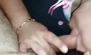 Cartoon porno Liebe es, mit ihrem Loch Strom zu spielen. Es ist so feucht, und reife frauen free porn ich möchte sehr viel. Das Mädchen klettert ständig seine Hand zwischen die Beine, streichelt und drückt ihre Finger, dann endet mit Gewalt, goss Laken und Höschen mit seinem Land.