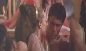 Ein Mädchen mit einer vagina auf der Kamera. Kunststoff ist attraktiv in der Bewegung. Danke, Maske, schön, Ritter schätzen taeka. Dieses reife porn tube Mädchen lässt den dicken Mann, ihren zerbrechlichen Körper. Sie hält den Penis gekonnt in die Vagina. Der Mensch erhöht die Bewegungsgeschwindigkeit. Versuche so schnell wie möglich fertig zu werden.